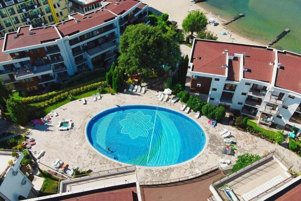 Messambria Fort Beach - Premium Apartments เอเลนีเต ภายนอก รูปภาพ