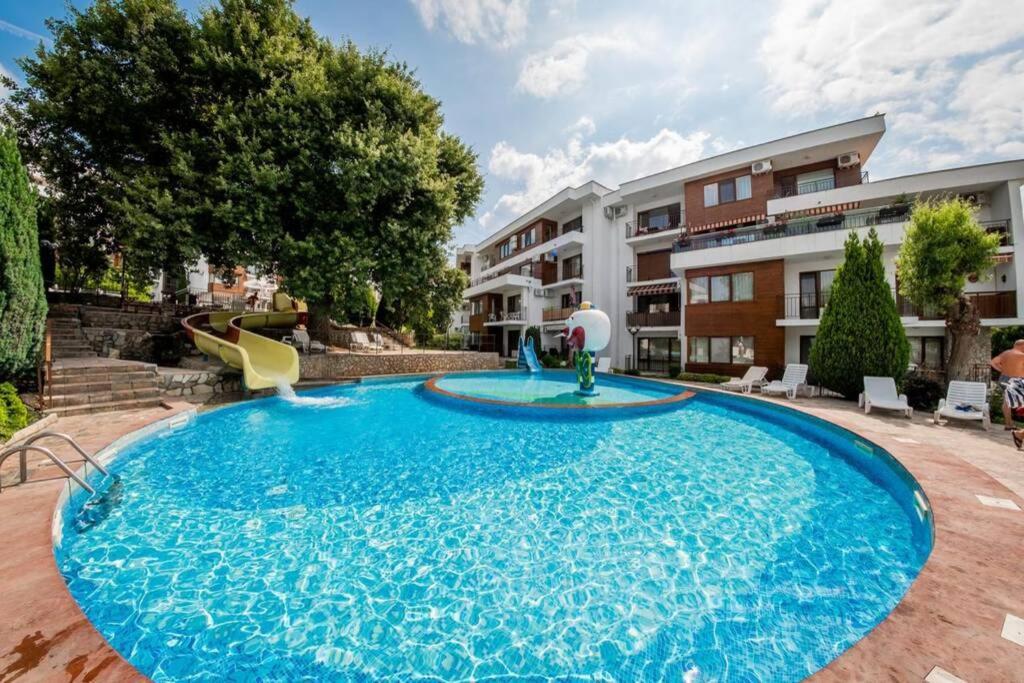 Messambria Fort Beach - Premium Apartments เอเลนีเต ภายนอก รูปภาพ