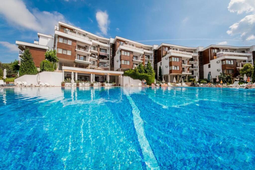 Messambria Fort Beach - Premium Apartments เอเลนีเต ภายนอก รูปภาพ